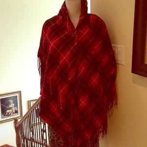 STEVE MADDEN PLAID PONCHO